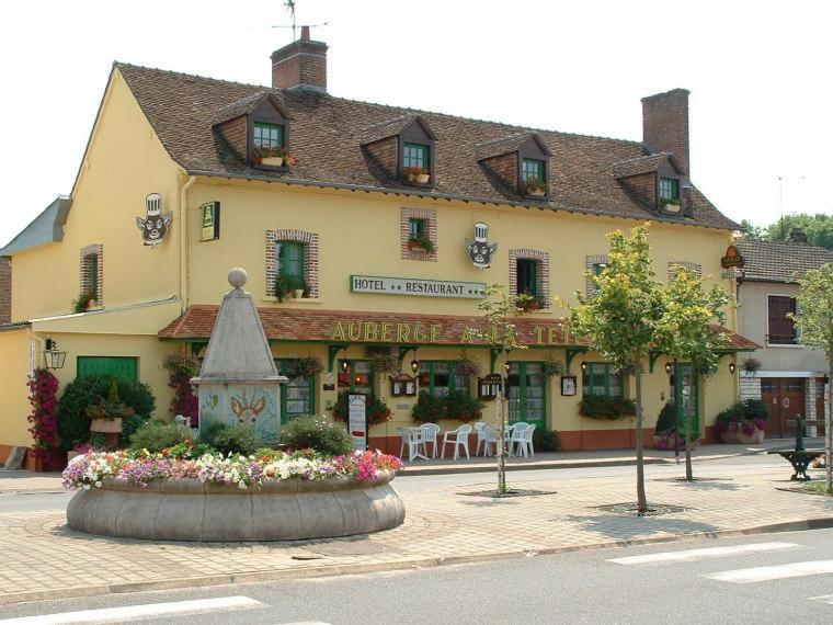 Logis Auberge A La Tete De Lard La Ferté-Imbault المظهر الخارجي الصورة