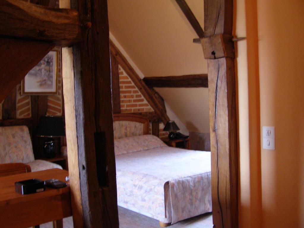 Logis Auberge A La Tete De Lard La Ferté-Imbault المظهر الخارجي الصورة