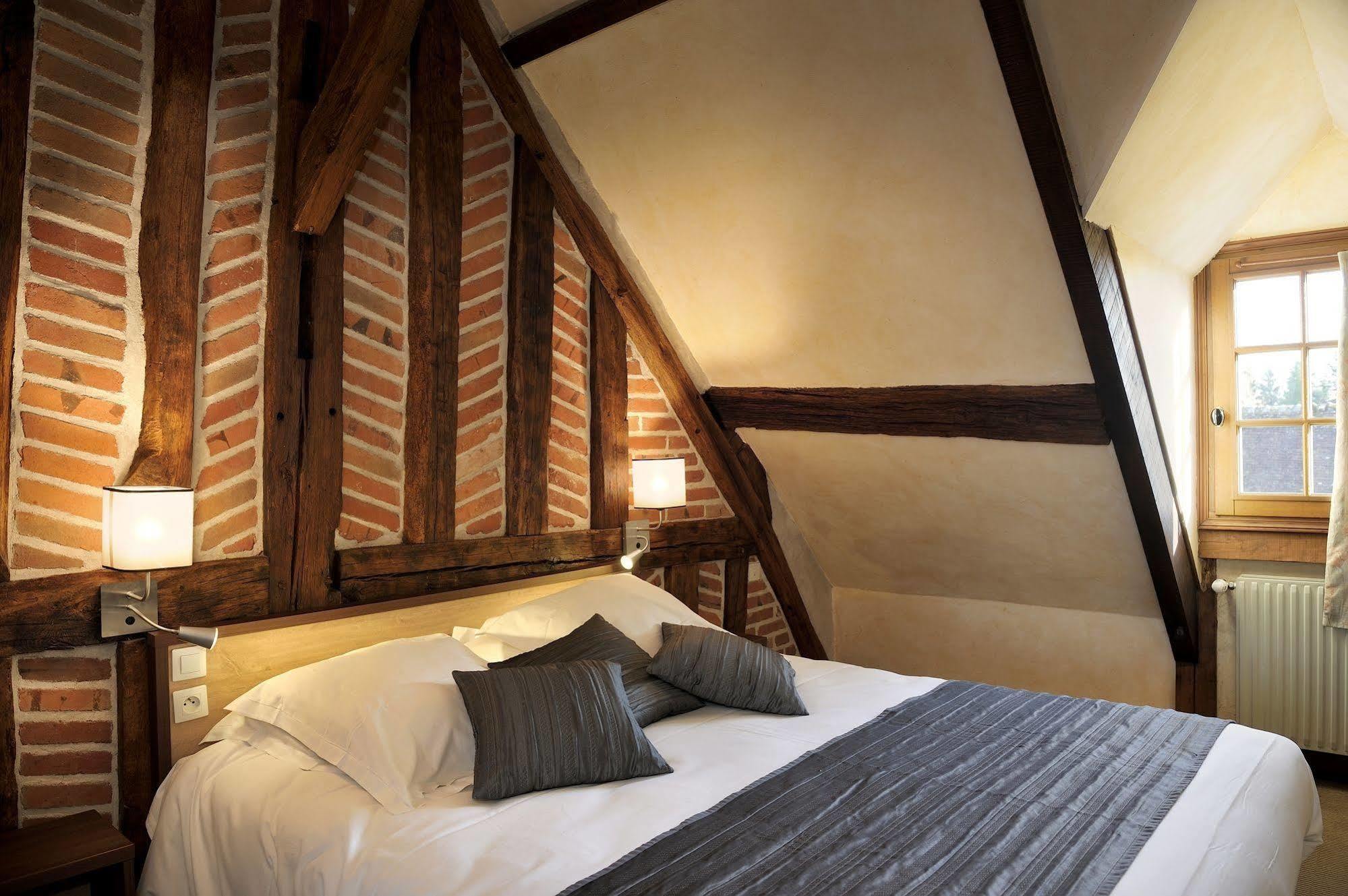 Logis Auberge A La Tete De Lard La Ferté-Imbault المظهر الخارجي الصورة